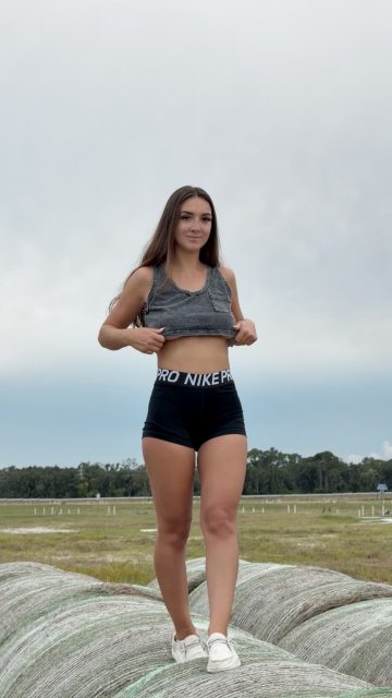 Nikkiiryder – Amateur, big tits, boobs